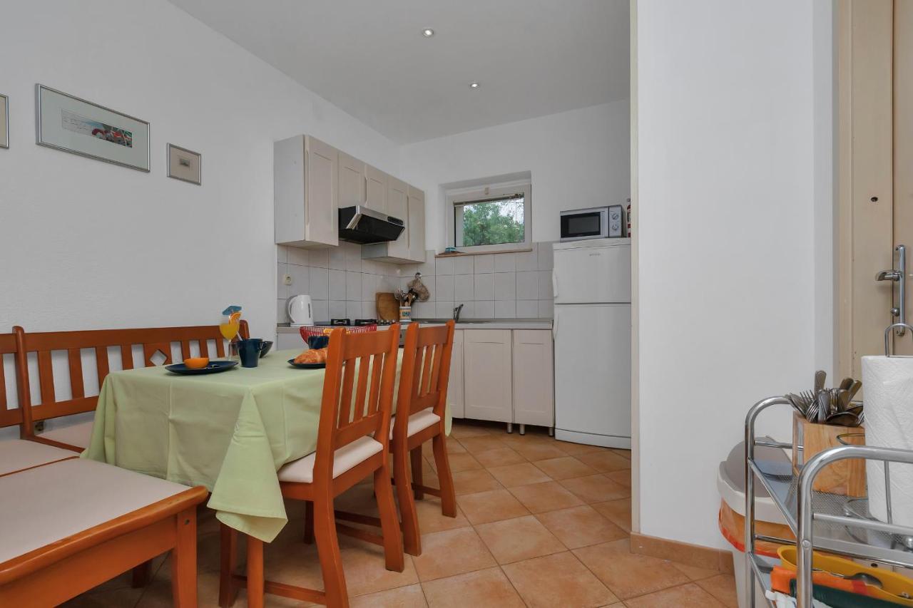 Beach Apartments Makarska Esterno foto