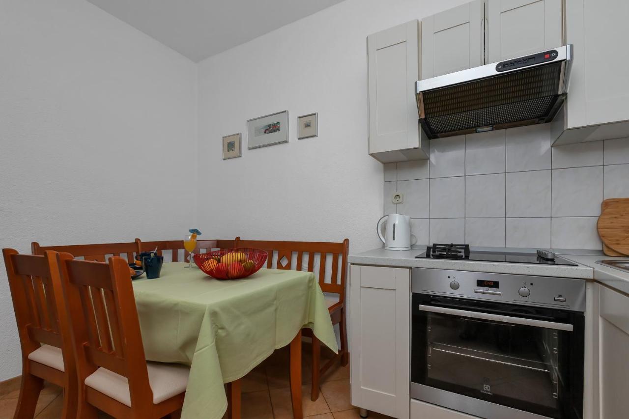 Beach Apartments Makarska Esterno foto